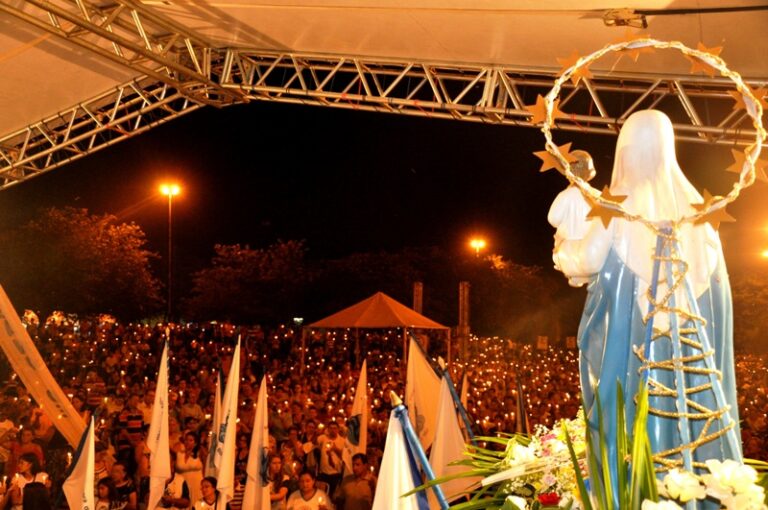 Encerramento da 76ª Festa de Navegantes leva multidão de fiéis ao Cais do Porto de São Borja