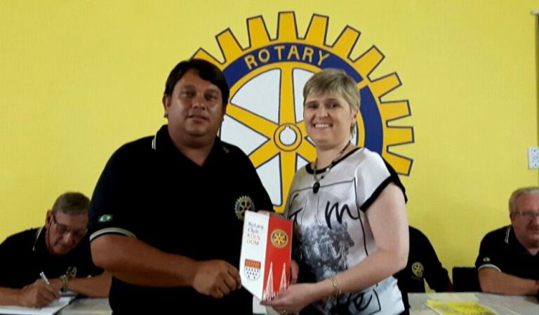 Rotary Club São Borja Norte recebe flâmula do Rotary Internacional de Köln
