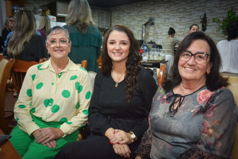 Lenira, Monique e Leocádia