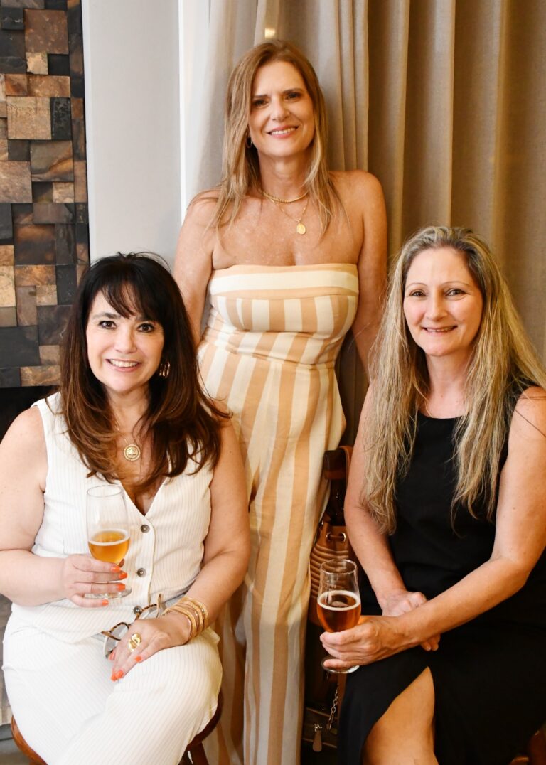 Tatiana, Léia e Adiles