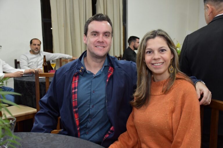 Juliano Trindade e Bruna Bolzan