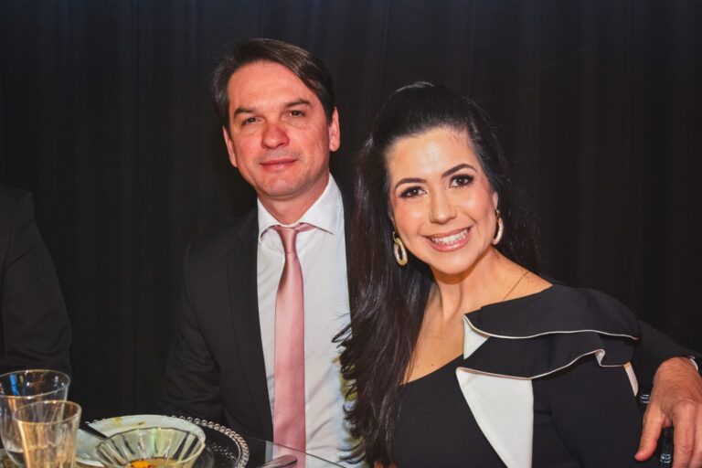 Tiago Barchet e Marianne Alawi